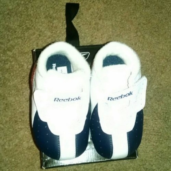 Reebok Shoes Vintage Leather Denver Broncos Football Reebok Shoes Vintage Leather Denver Broncos Football